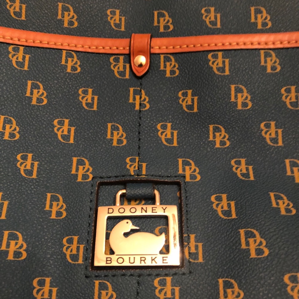 Dooney & Bourke crossbody bag